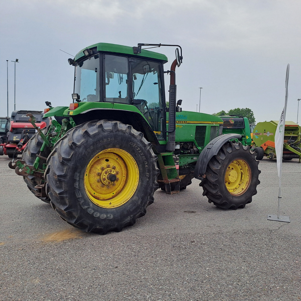 JOHN DEERE 7700 - Traktor: pilt 2 JOHN DEERE 7700 - Traktor: pilt 2