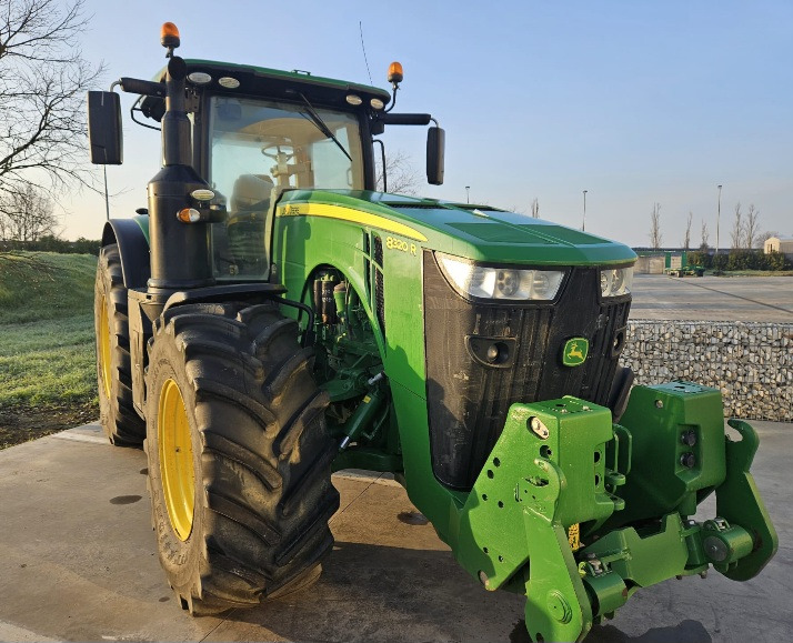 JOHN DEERE 8320R - Traktor: pilt 3 JOHN DEERE 8320R - Traktor: pilt 3