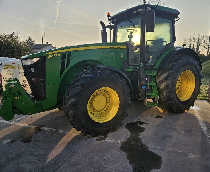 JOHN DEERE 8320R - Traktor: pilt 1 JOHN DEERE 8320R - Traktor: pilt 1