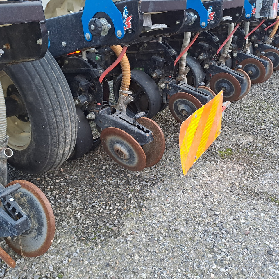 Täppiskülvimasin KINZE 3110: pilt 7 Täppiskülvimasin KINZE 3110: pilt 7