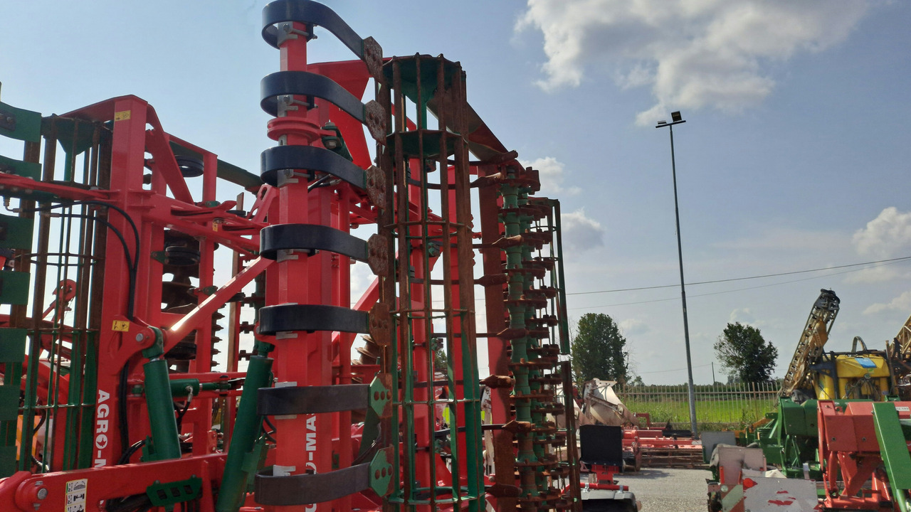 VIBROCOLTIVATORE AGRO-MASZ AUC50 - Äke: pilt 2 VIBROCOLTIVATORE AGRO-MASZ AUC50 - Äke: pilt 2