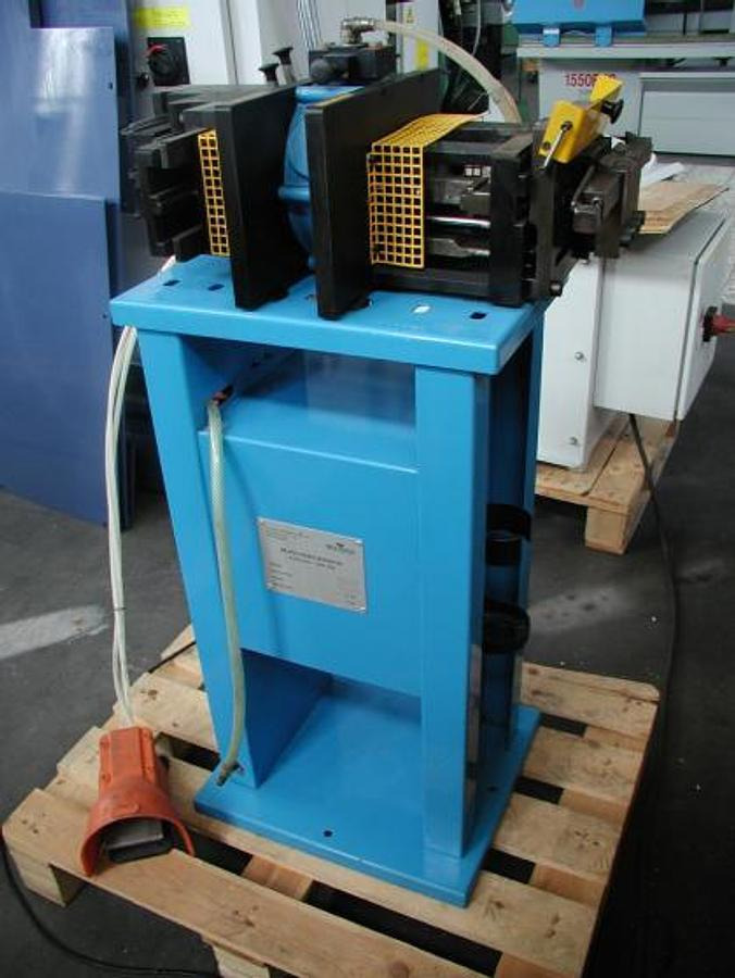 Multifunktionsstanze SCHÜCO - Tööstusmasin: pilt 1 Multifunktionsstanze SCHÜCO - Tööstusmasin: pilt 1