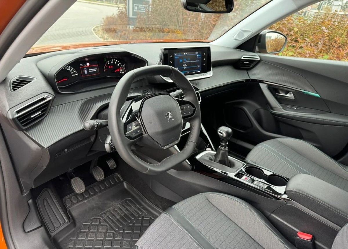 Peugeot 2008 Peugeot 1.2 benz 100 km Allure 6tys przebieg fabrycznie nowy - Maastur: pilt 5 Peugeot 2008 Peugeot 1.2 benz 100 km Allure 6tys przebieg fabrycznie nowy - Maastur: pilt 5