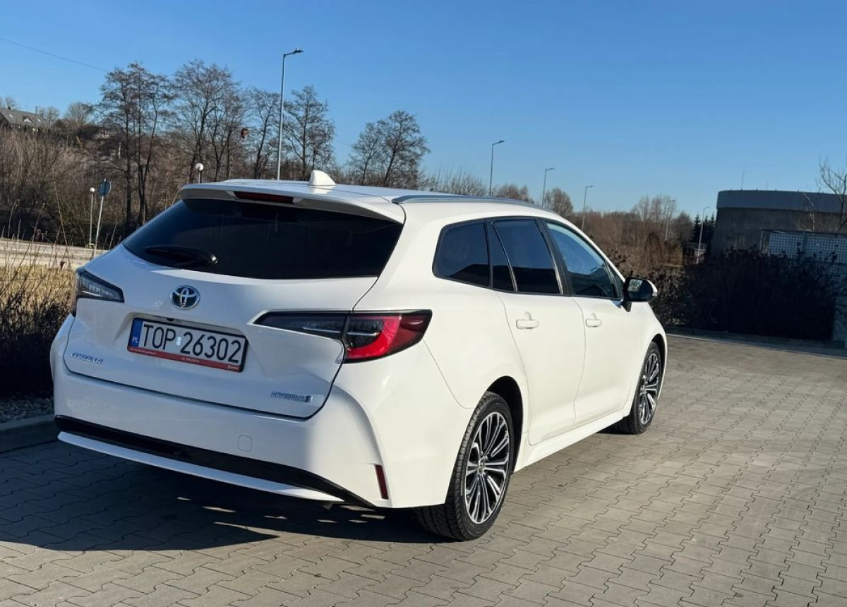 Toyota Corolla 1.8 Hybrid Active Niski przebieg LED FV23 W SUPER STANIE - Universaal: pilt 2 Toyota Corolla 1.8 Hybrid Active Niski przebieg LED FV23 W SUPER STANIE - Universaal: pilt 2
