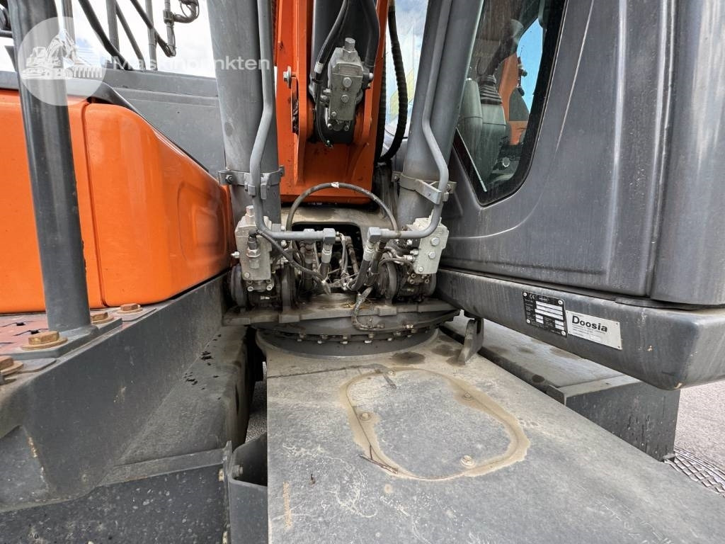 Ratastel ekskavaator Doosan DX 160 W: pilt 35