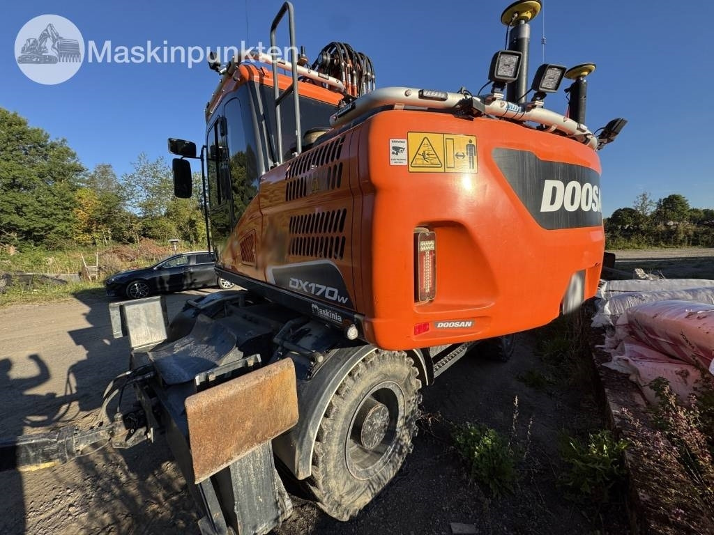 Doosan DX 170 W-5 + Tippvagn + Redskap - Ratastel ekskavaator: pilt 3 Doosan DX 170 W-5 + Tippvagn + Redskap - Ratastel ekskavaator: pilt 3