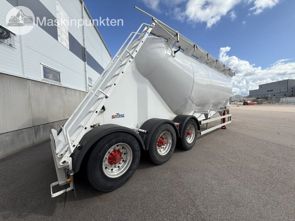 Interconsult Tanktrailer - Tsistern poolhaagis: pilt 2 Interconsult Tanktrailer - Tsistern poolhaagis: pilt 2