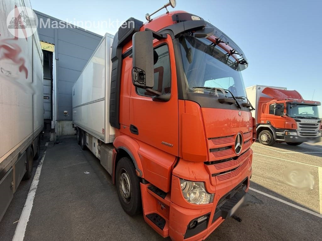 Mercedes-Benz Actros 2551 - Külmutiga veoauto: pilt 3 Mercedes-Benz Actros 2551 - Külmutiga veoauto: pilt 3