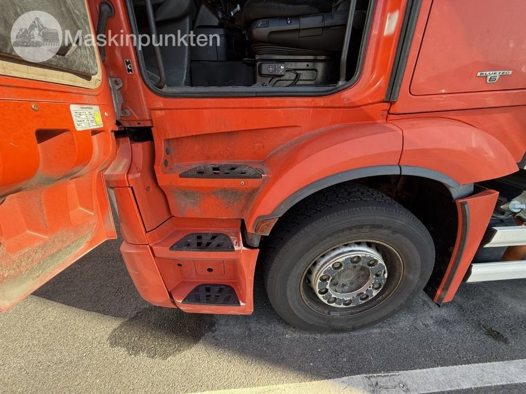 Külmutiga veoauto Mercedes-Benz Actros 2551: pilt 33 Külmutiga veoauto Mercedes-Benz Actros 2551: pilt 33