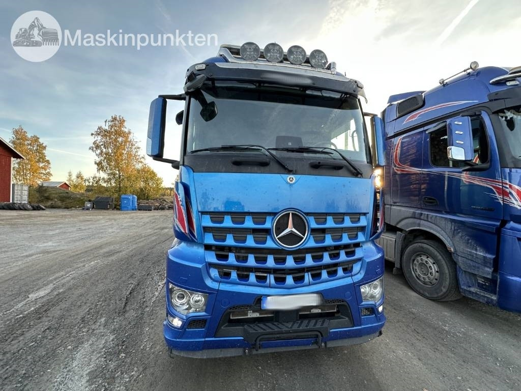 Mercedes-Benz Arocs 2858 timmerbil med kran - Metsaveok: pilt 2 Mercedes-Benz Arocs 2858 timmerbil med kran - Metsaveok: pilt 2
