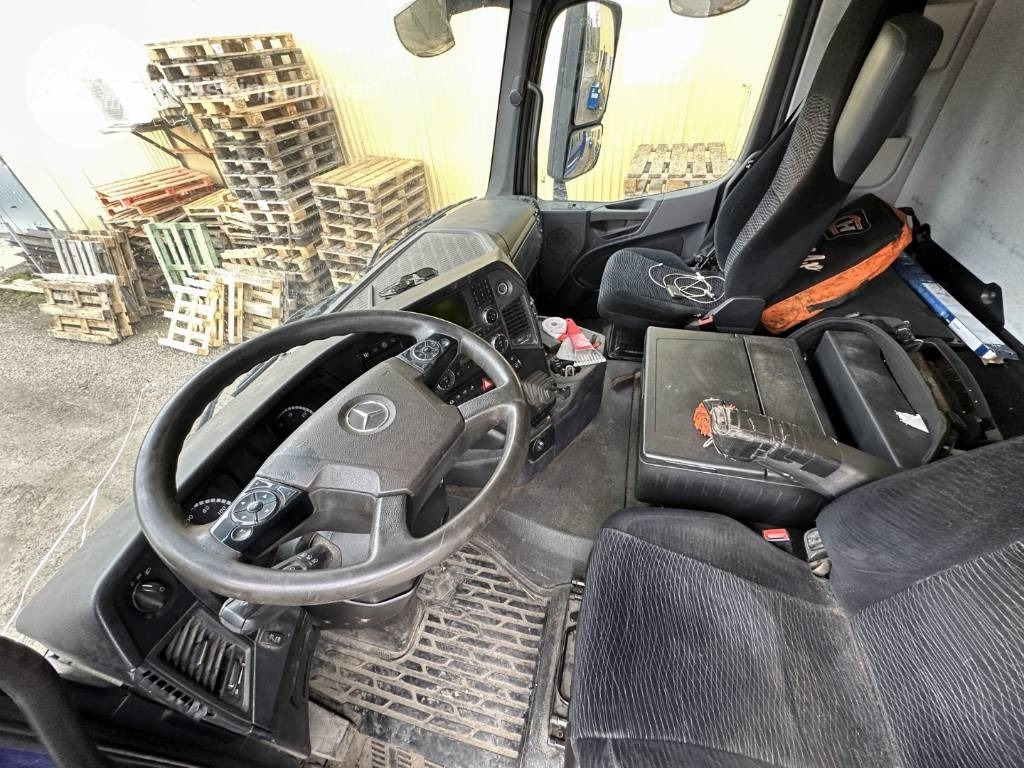 Kraanaga veoauto Mercedes-Benz Arocs 3242: pilt 9