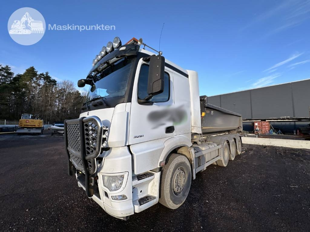 Mercedes-Benz Arocs 3251 - Konkstõstukiga veoauto: pilt 1 Mercedes-Benz Arocs 3251 - Konkstõstukiga veoauto: pilt 1