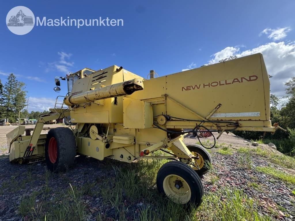 New Holland 1530 - Kombain: pilt 2 New Holland 1530 - Kombain: pilt 2