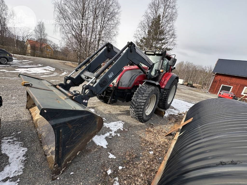 Valtra T 202 - Traktor: pilt 1 Valtra T 202 - Traktor: pilt 1
