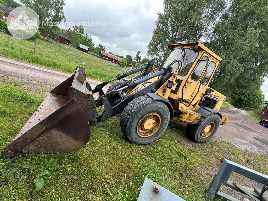 Volvo BM 4300 - Rataslaadur: pilt 1 Volvo BM 4300 - Rataslaadur: pilt 1