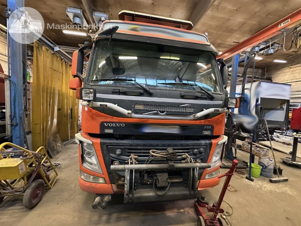 Volvo FM 460 LAXO TMA - Konteinerveduk/ Tõstukiga veoauto: pilt 3 Volvo FM 460 LAXO TMA - Konteinerveduk/ Tõstukiga veoauto: pilt 3