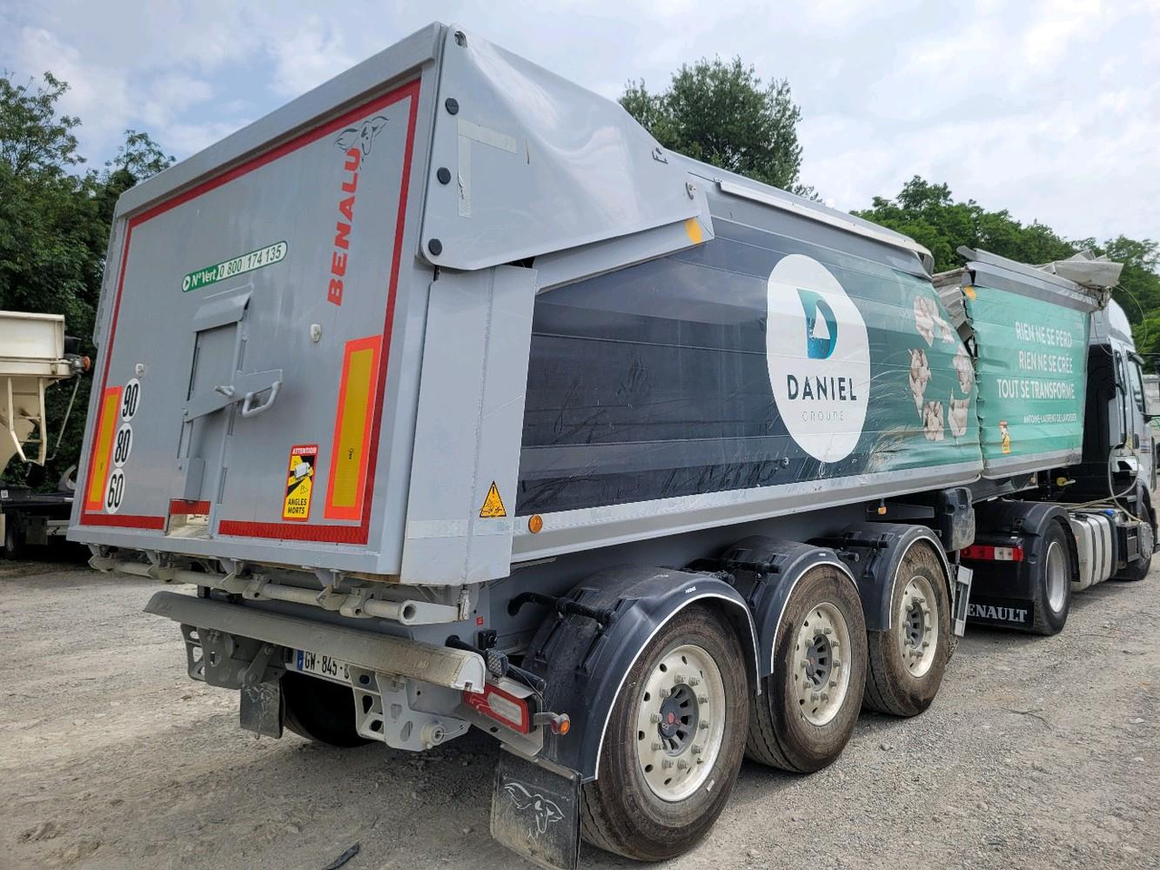 BENALU BENNE C39 3 ESSIEUX - Kallur-poolhaagis: pilt 3 BENALU BENNE C39 3 ESSIEUX - Kallur-poolhaagis: pilt 3