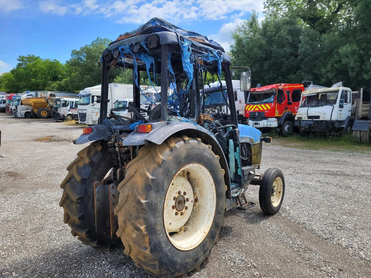 NEW HOLLAND TN75N - Traktor: pilt 4 NEW HOLLAND TN75N - Traktor: pilt 4