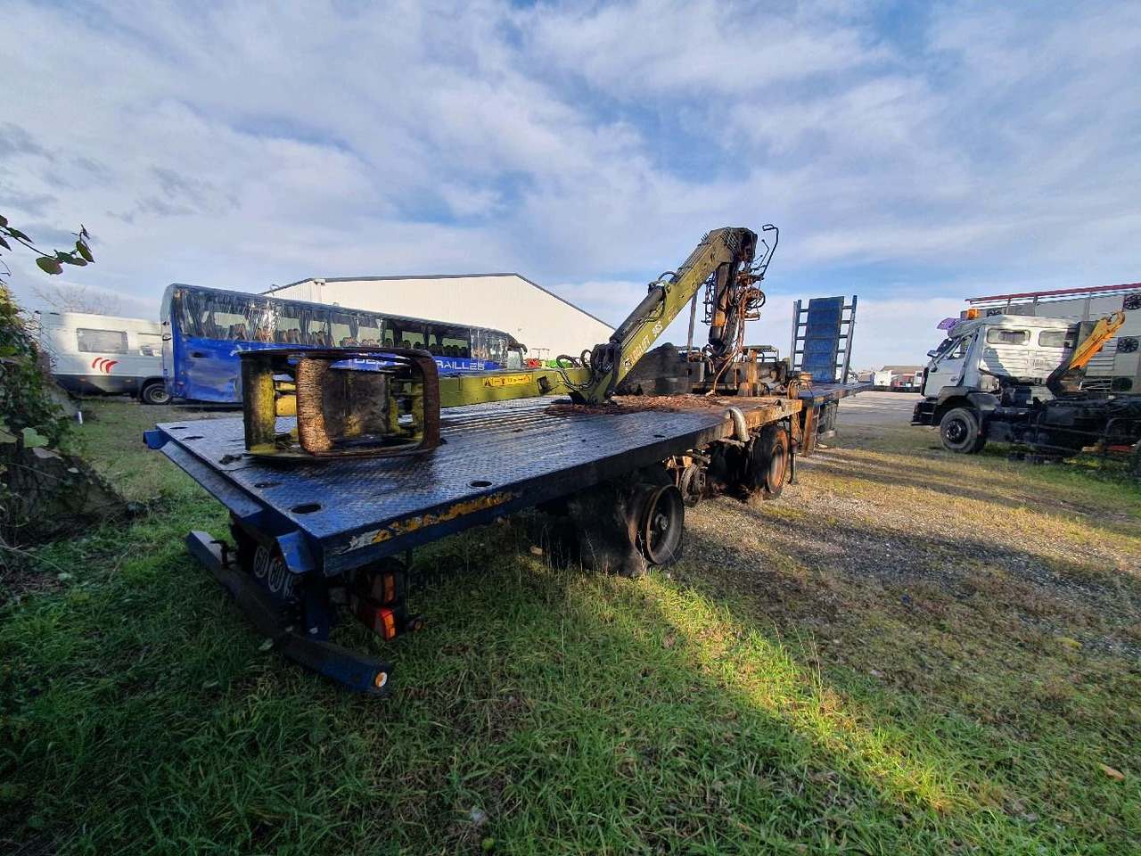 LECITRAILE SEMI GRUE FORESTIERE - Poolhaagis: pilt 4 LECITRAILE SEMI GRUE FORESTIERE - Poolhaagis: pilt 4