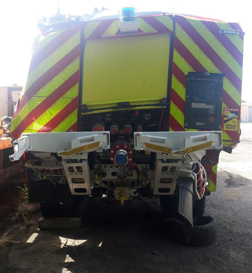 RENAULT D 4X4 TOUT-TERRAIN INCENDIE - Tuletõrjeauto: pilt 5 RENAULT D 4X4 TOUT-TERRAIN INCENDIE - Tuletõrjeauto: pilt 5
