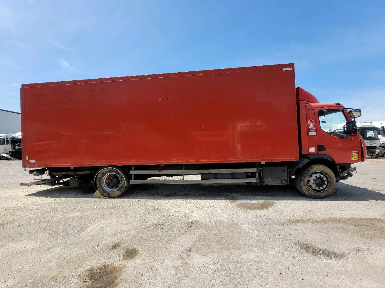 RENAULT D19 WIDE - Kasti veoauto: pilt 3 RENAULT D19 WIDE - Kasti veoauto: pilt 3