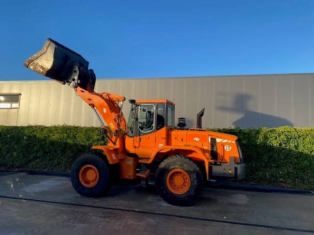 Doosan DL 200 - Rataslaadur: pilt 1 Doosan DL 200 - Rataslaadur: pilt 1