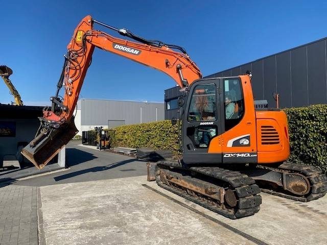 Doosan DX140 LCR-5 - Lintekskavaator: pilt 1 Doosan DX140 LCR-5 - Lintekskavaator: pilt 1