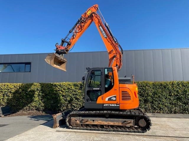 Doosan DX140 LCR-5 - Lintekskavaator: pilt 1 Doosan DX140 LCR-5 - Lintekskavaator: pilt 1