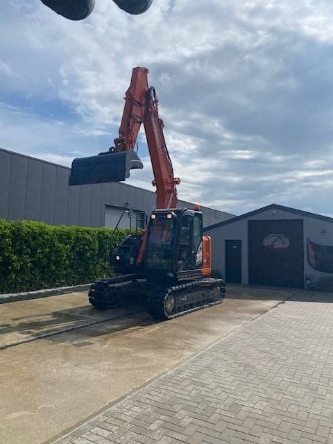 Hitachi ZX 135 US-6 - Lintekskavaator: pilt 3 Hitachi ZX 135 US-6 - Lintekskavaator: pilt 3