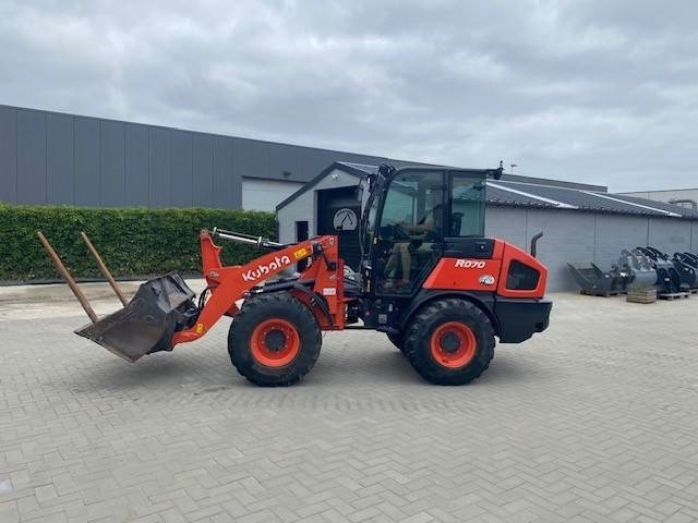 Kubota R 070 - Rataslaadur: pilt 2 Kubota R 070 - Rataslaadur: pilt 2