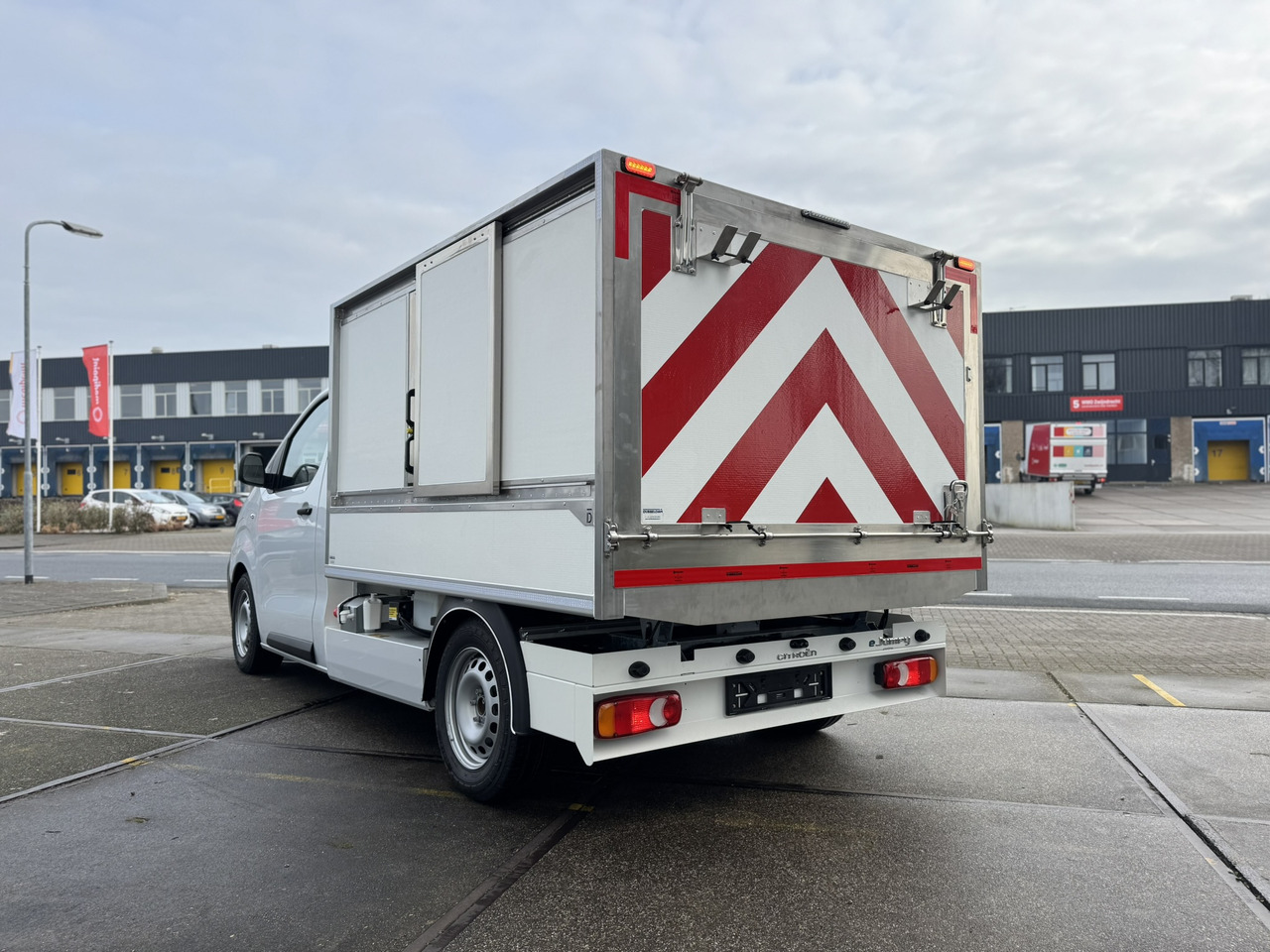 Citroen E-Jumpy veegvuil zijbelader seitenlader mullfahrzeug - Tarbesõiduk kallur, Elektrikaubik: pilt 4 Citroen E-Jumpy veegvuil zijbelader seitenlader mullfahrzeug - Tarbesõiduk kallur, Elektrikaubik: pilt 4
