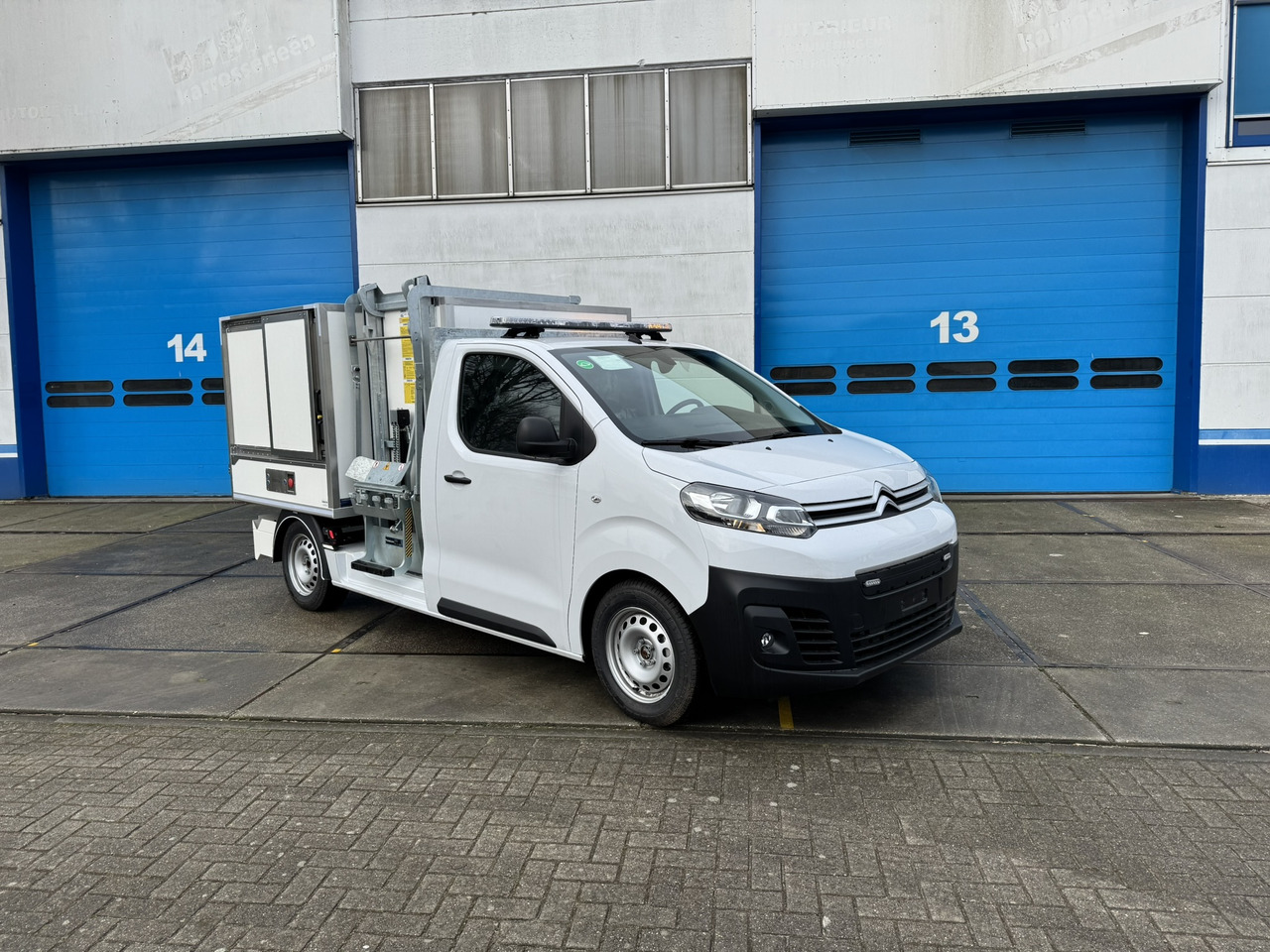 Citroen E-Jumpy veegvuil zijbelader seitenlader mullfahrzeug - Tarbesõiduk kallur, Elektrikaubik: pilt 2 Citroen E-Jumpy veegvuil zijbelader seitenlader mullfahrzeug - Tarbesõiduk kallur, Elektrikaubik: pilt 2