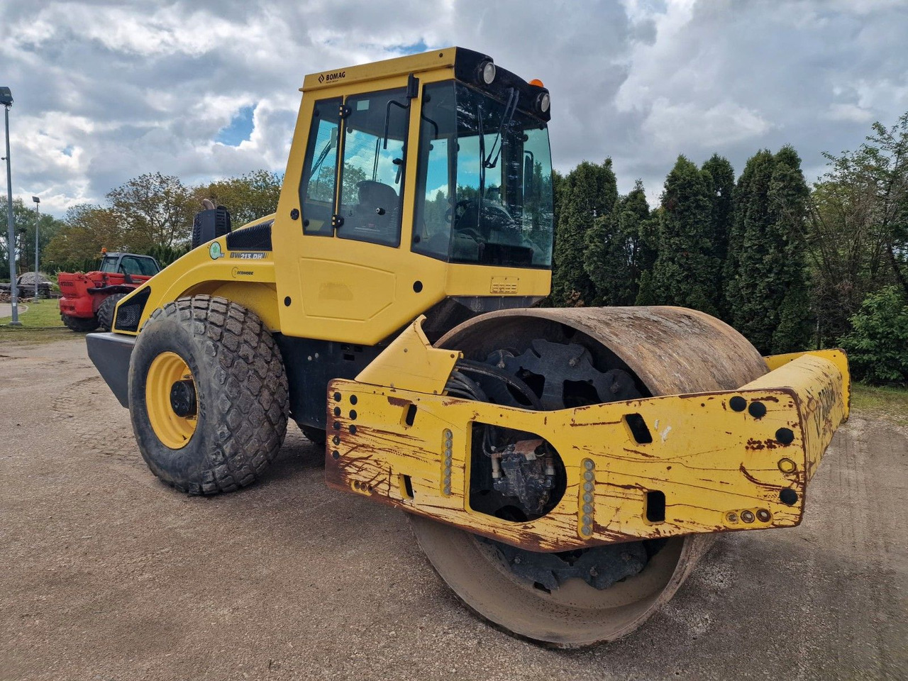 BOMAG Bw 213 DH-4 - Tihendaja: pilt 2 BOMAG Bw 213 DH-4 - Tihendaja: pilt 2