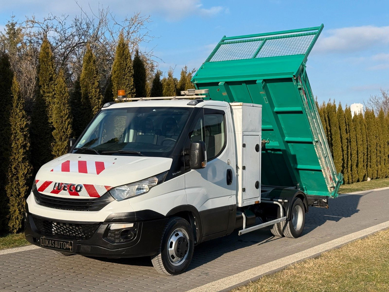 Iveco 35C16 TIPPER TOOL BOX - Tarbesõiduk kallur: pilt 1 Iveco 35C16 TIPPER TOOL BOX - Tarbesõiduk kallur: pilt 1