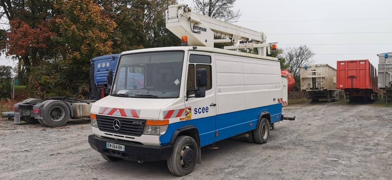 Mercedes-Benz VARIO 815 D 17 M - Veoautolt tõusev platvorm: pilt 3 Mercedes-Benz VARIO 815 D 17 M - Veoautolt tõusev platvorm: pilt 3