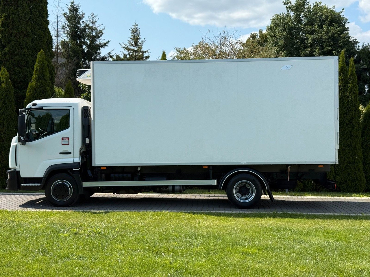Renault D7.5 MANUAL LAMBERET CARRIER XARIOS 350 - Külmutiga veoauto: pilt 4 Renault D7.5 MANUAL LAMBERET CARRIER XARIOS 350 - Külmutiga veoauto: pilt 4