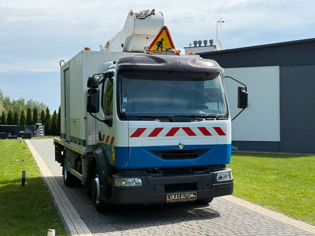 Renault MIDLUM 180 LIFT 18 M FRANCE ELEVATEUR - Veoautolt tõusev platvorm: pilt 4 Renault MIDLUM 180 LIFT 18 M FRANCE ELEVATEUR - Veoautolt tõusev platvorm: pilt 4