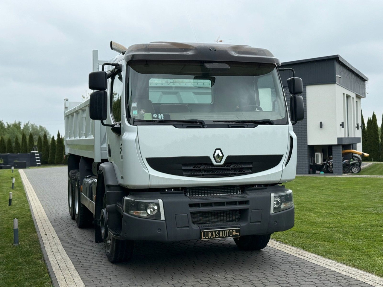 Renault PREMIUM 410 DXI 6X4 TIPPER - Kallurauto: pilt 4 Renault PREMIUM 410 DXI 6X4 TIPPER - Kallurauto: pilt 4