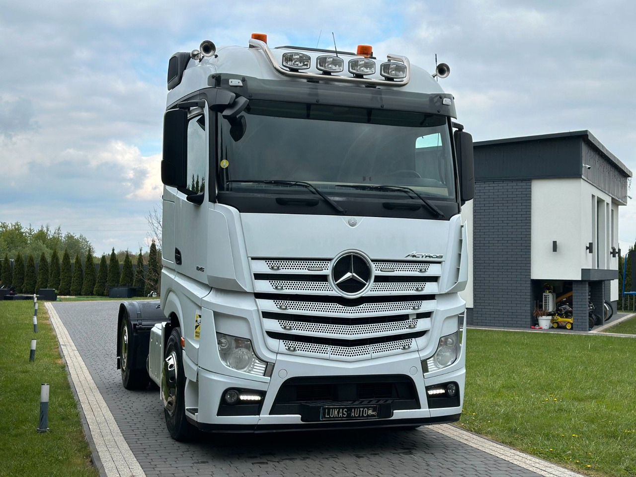 Mercedes-Benz ACTROS 1845 AUTOMATIC FRIGDE - Sadulveok: pilt 3 Mercedes-Benz ACTROS 1845 AUTOMATIC FRIGDE - Sadulveok: pilt 3