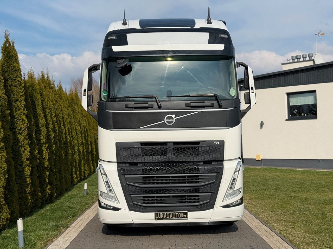 Volvo FH 460 XL PARK COOL TV - Sadulveok: pilt 3 Volvo FH 460 XL PARK COOL TV - Sadulveok: pilt 3