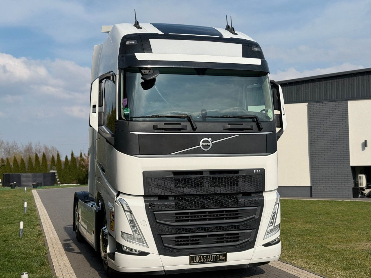 Volvo FH 460 XL PARK COOL TV - Sadulveok: pilt 4 Volvo FH 460 XL PARK COOL TV - Sadulveok: pilt 4