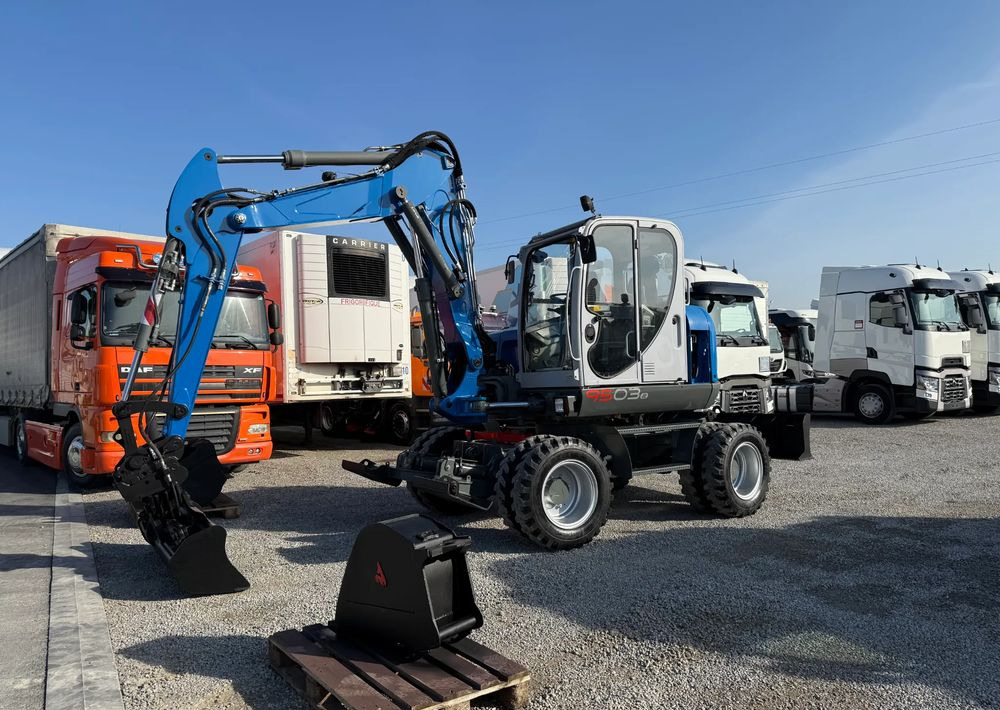 Wacker Neuson 9503-2 TRZY ŁYŻKI - Ratastel ekskavaator: pilt 3 Wacker Neuson 9503-2 TRZY ŁYŻKI - Ratastel ekskavaator: pilt 3