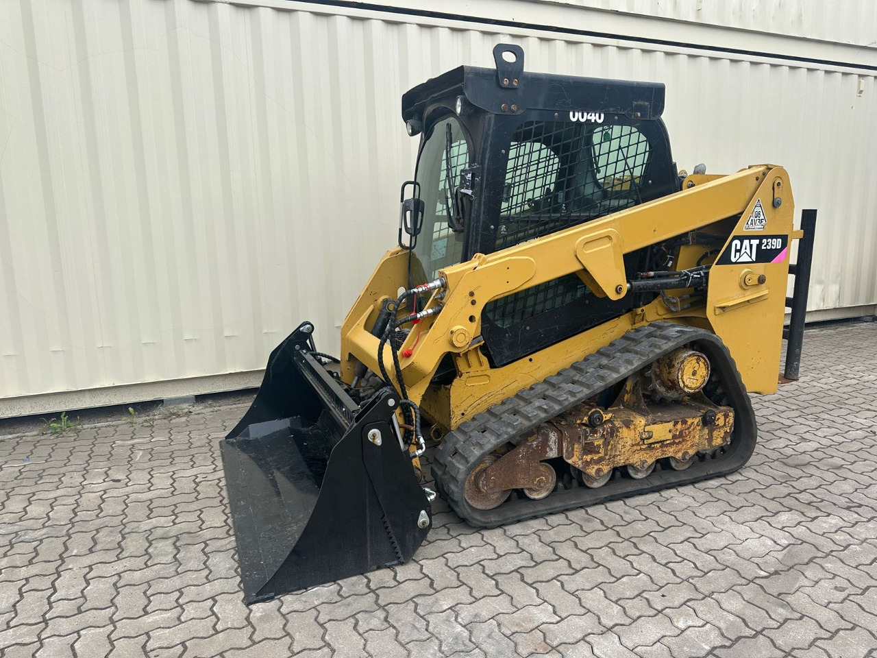 CAT 239D / 2018 BJ / 1.427 H / CE / CAB - Kompaktroomiklaadur: pilt 1 CAT 239D / 2018 BJ / 1.427 H / CE / CAB - Kompaktroomiklaadur: pilt 1