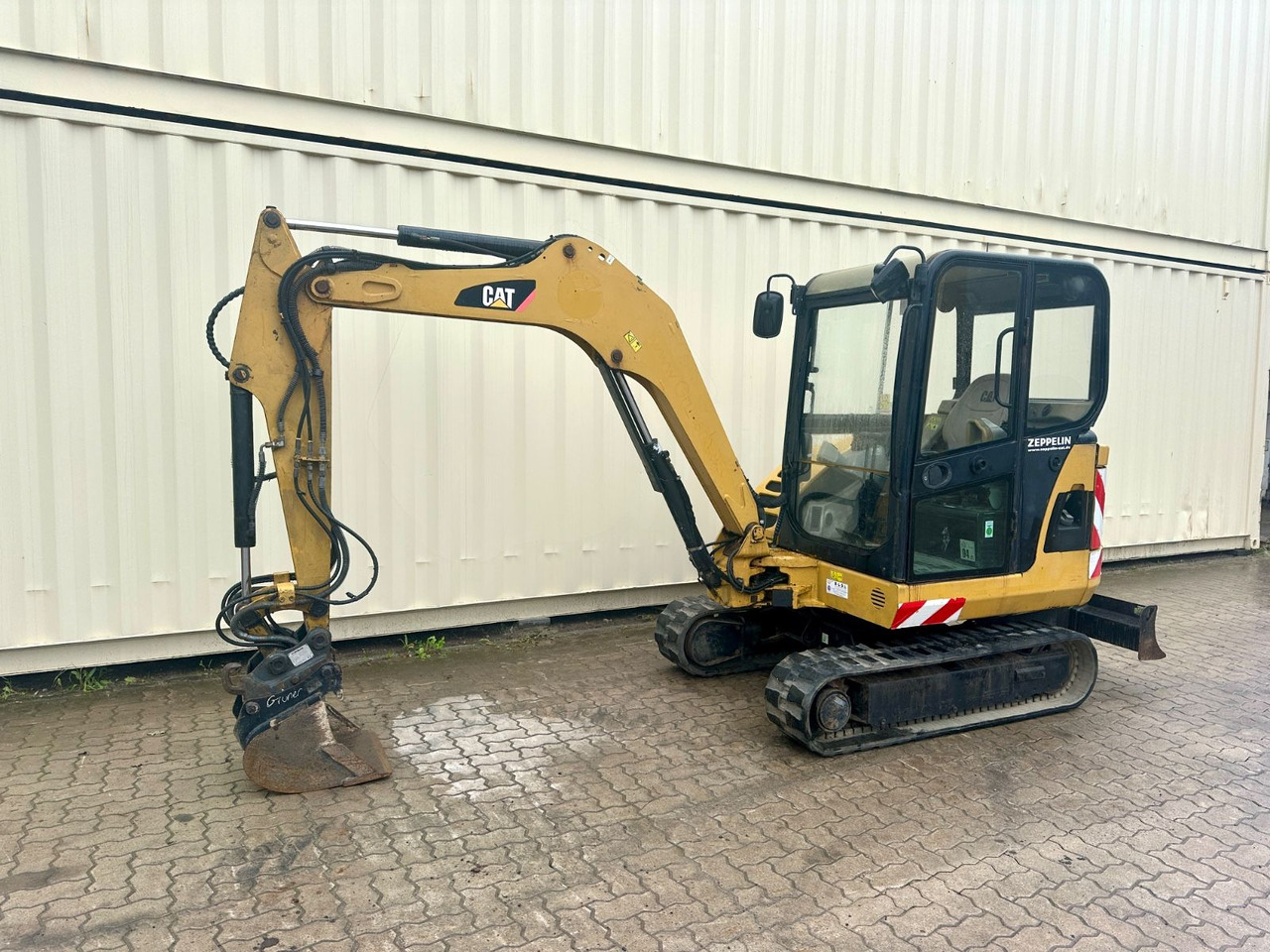CAT 302.5C / OilQuick OQ40 / Deutsche Maschine - Miniekskavaator: pilt 2 CAT 302.5C / OilQuick OQ40 / Deutsche Maschine - Miniekskavaator: pilt 2