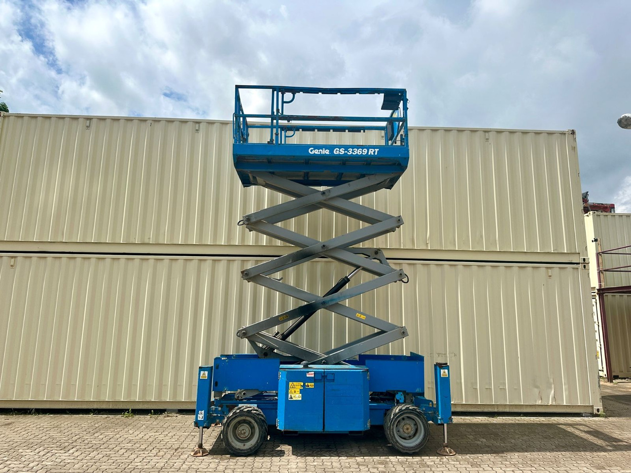 Genie GS3369RT 4x4 Scherenbühne, 12 Meter - Käärlift: pilt 1 Genie GS3369RT 4x4 Scherenbühne, 12 Meter - Käärlift: pilt 1