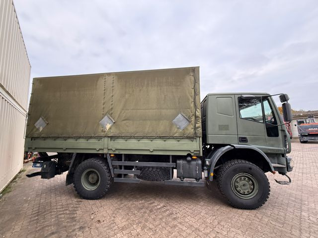 Iveco 140E24 4x4 / Armee / / Camper - Tent veoauto: pilt 5 Iveco 140E24 4x4 / Armee / / Camper - Tent veoauto: pilt 5