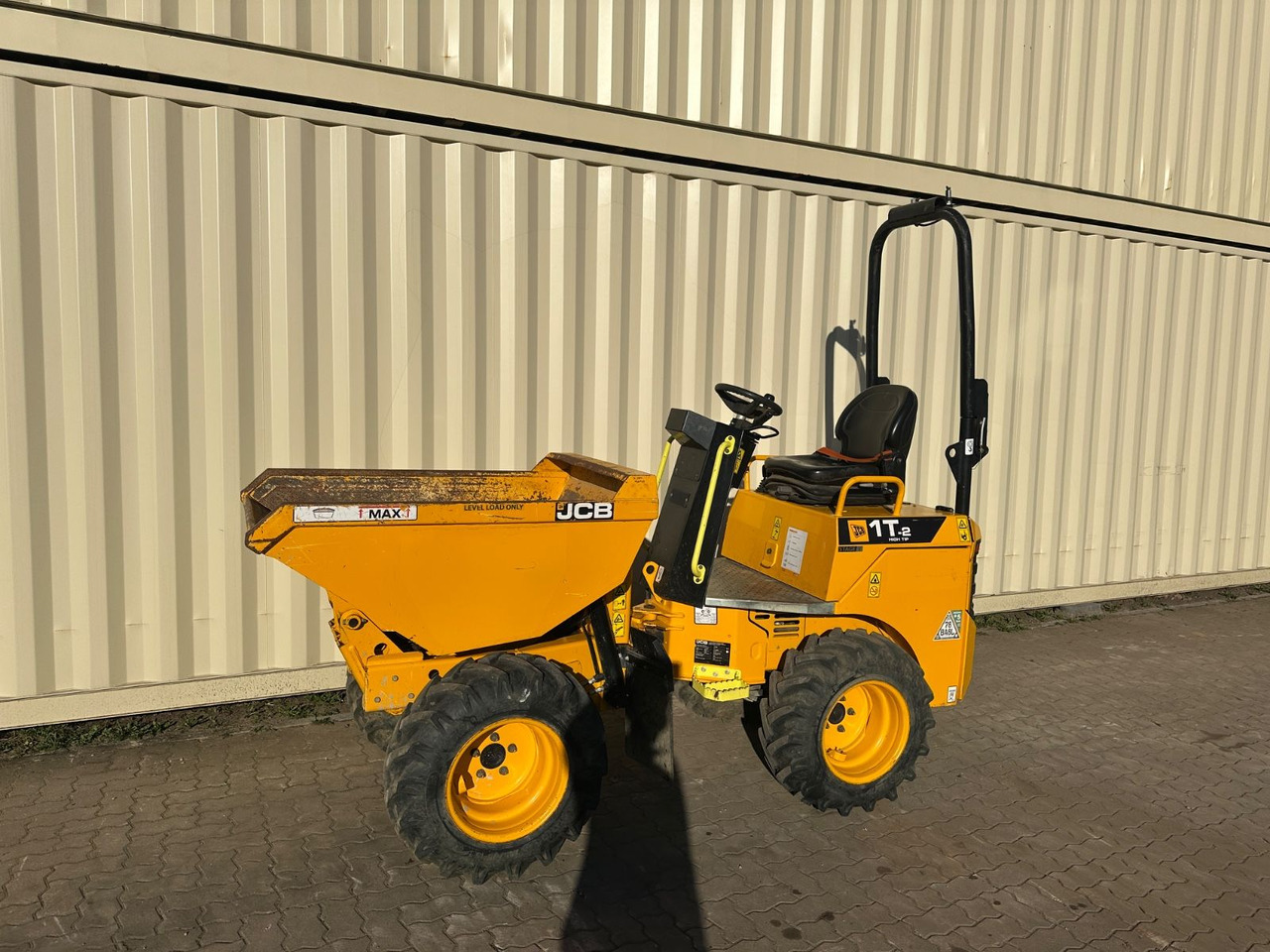 JCB 1T-2 High Tip Dumper, 598 Bh, 1.000 KG - Mini kallur: pilt 1 JCB 1T-2 High Tip Dumper, 598 Bh, 1.000 KG - Mini kallur: pilt 1