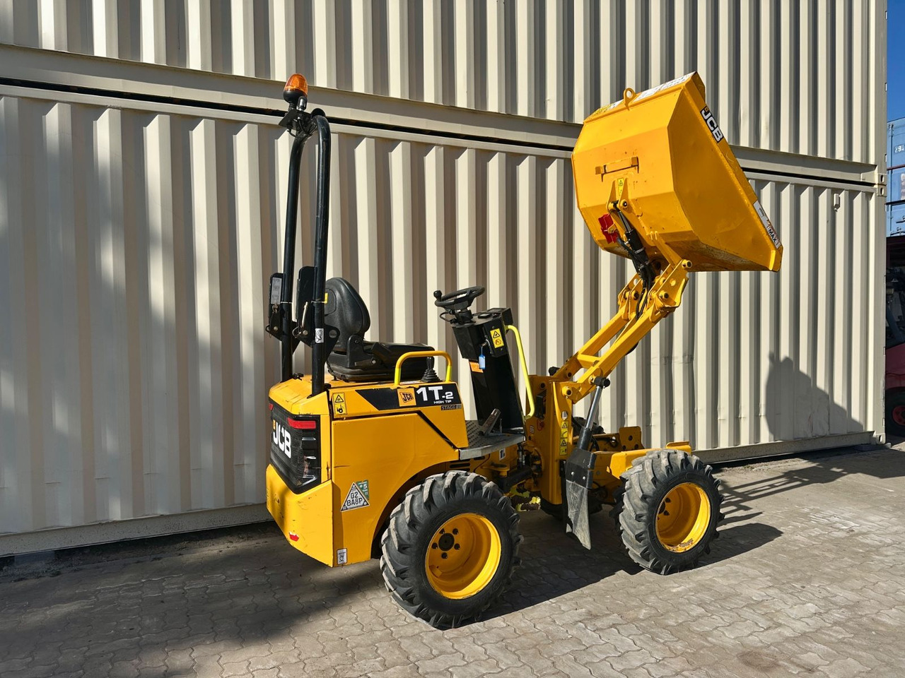 JCB 1T-2 High Tip Dumper, 674 Bh, 1.000 KG - Mini kallur: pilt 4 JCB 1T-2 High Tip Dumper, 674 Bh, 1.000 KG - Mini kallur: pilt 4