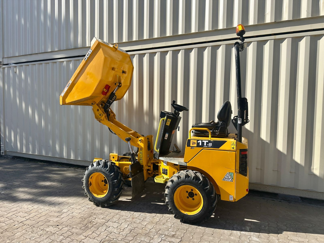 JCB 1T-2 High Tip Dumper, 674 Bh, 1.000 KG - Mini kallur: pilt 3 JCB 1T-2 High Tip Dumper, 674 Bh, 1.000 KG - Mini kallur: pilt 3