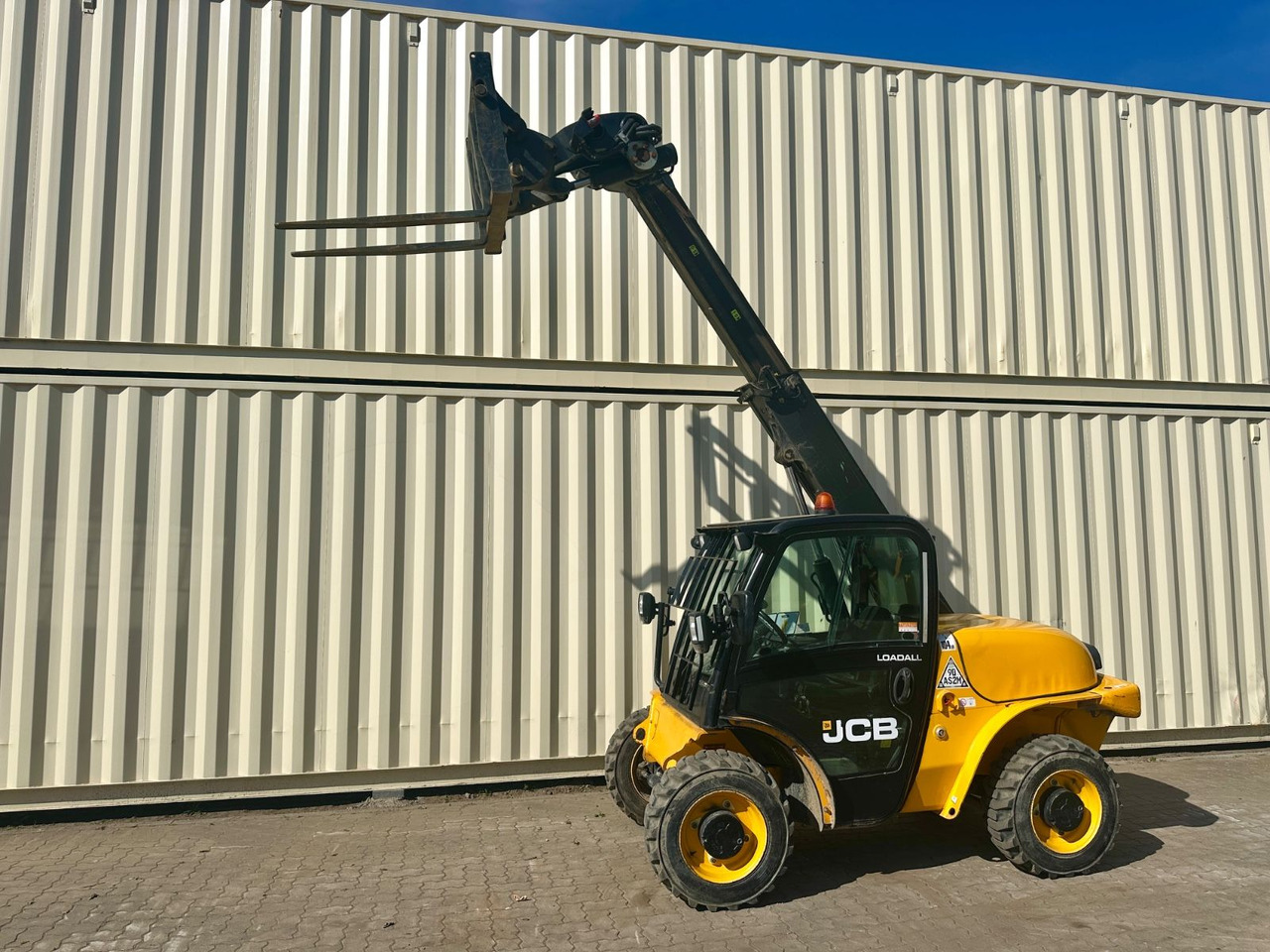 JCB 520-40 / 4 Meter / 2 Tonnen / 2.297 Bh / TOP - Teleskooplaadur: pilt 1 JCB 520-40 / 4 Meter / 2 Tonnen / 2.297 Bh / TOP - Teleskooplaadur: pilt 1